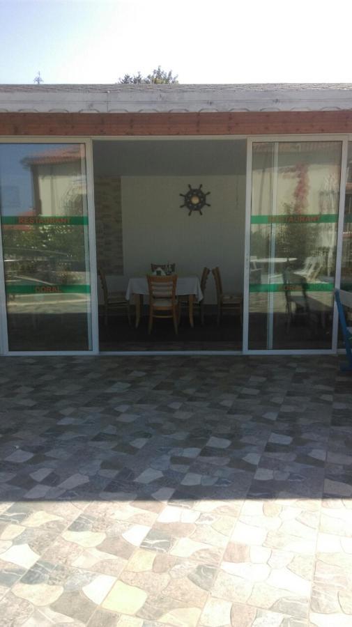 Family Hotel Coral Sozopol Extérieur photo