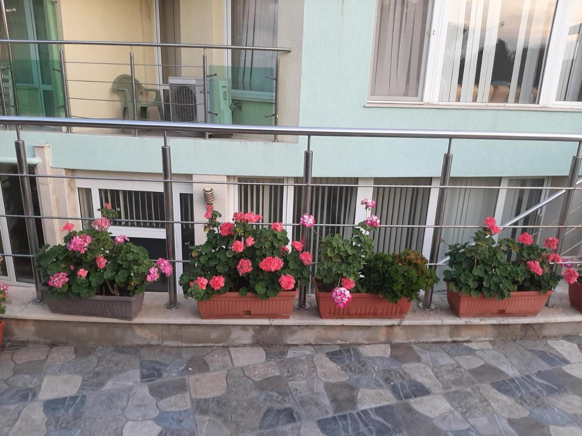 Family Hotel Coral Sozopol Extérieur photo
