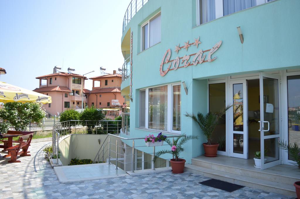 Family Hotel Coral Sozopol Extérieur photo