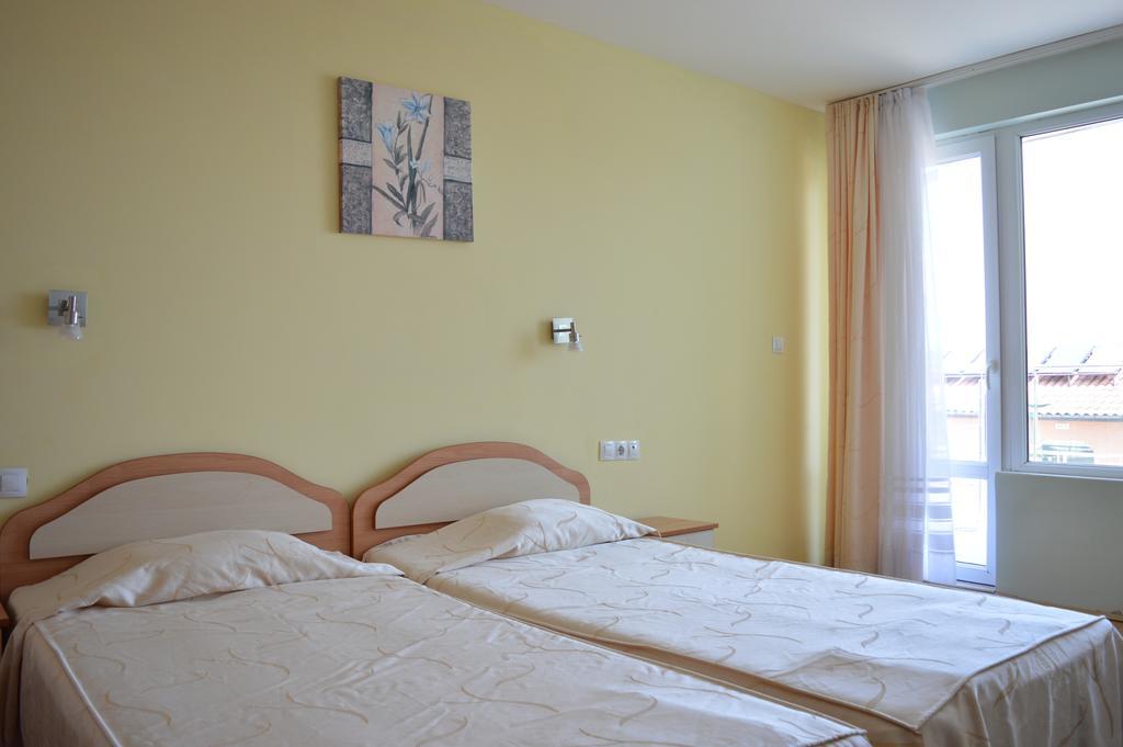Family Hotel Coral Sozopol Chambre photo