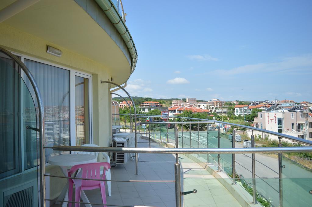 Family Hotel Coral Sozopol Extérieur photo