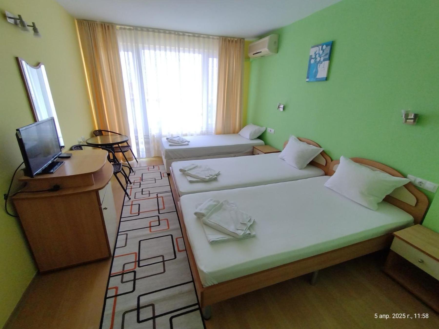 Family Hotel Coral Sozopol Extérieur photo