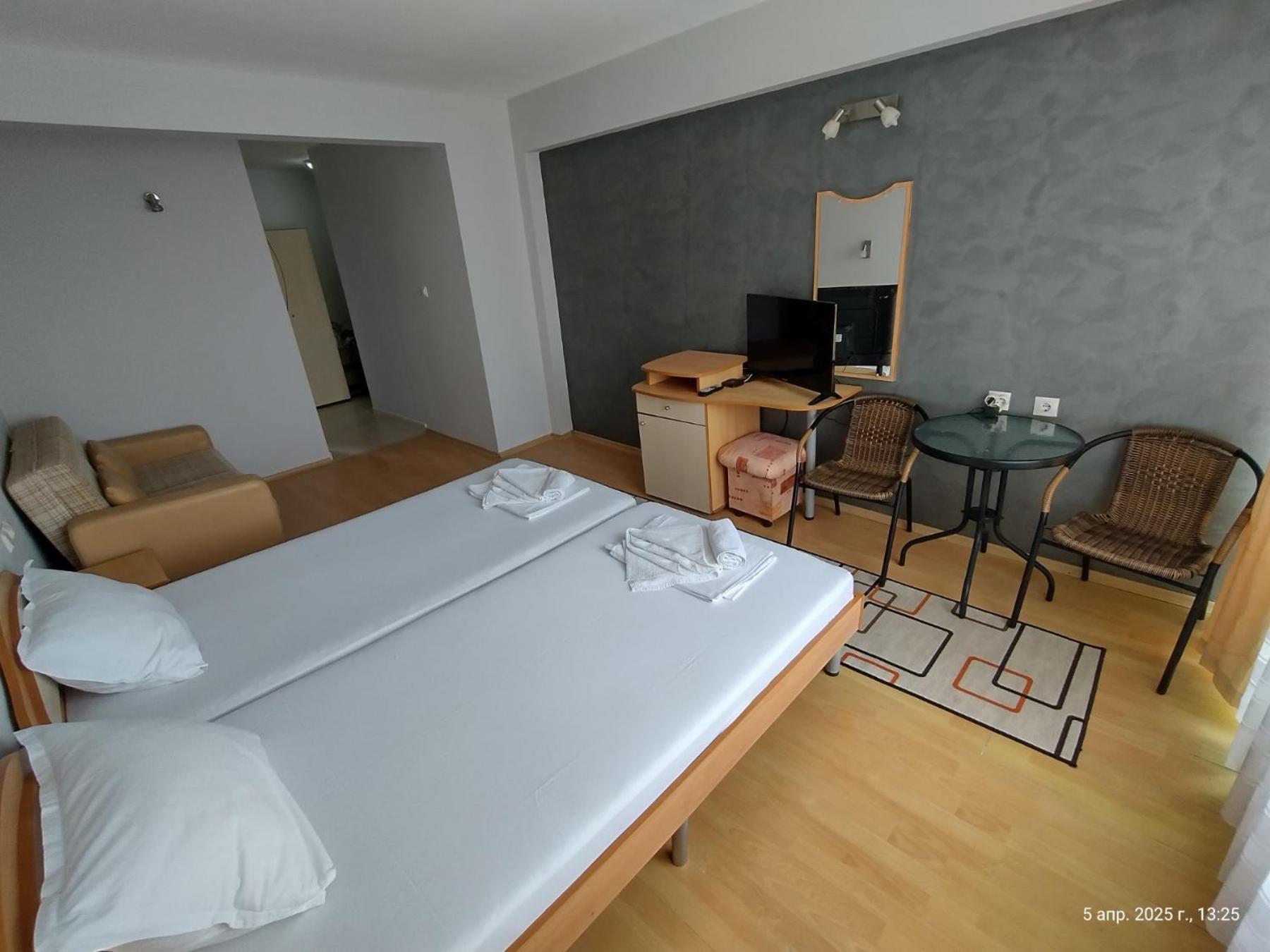 Family Hotel Coral Sozopol Extérieur photo