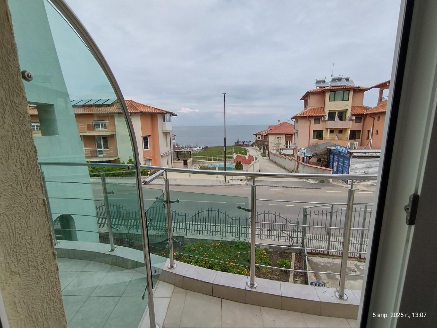 Family Hotel Coral Sozopol Extérieur photo