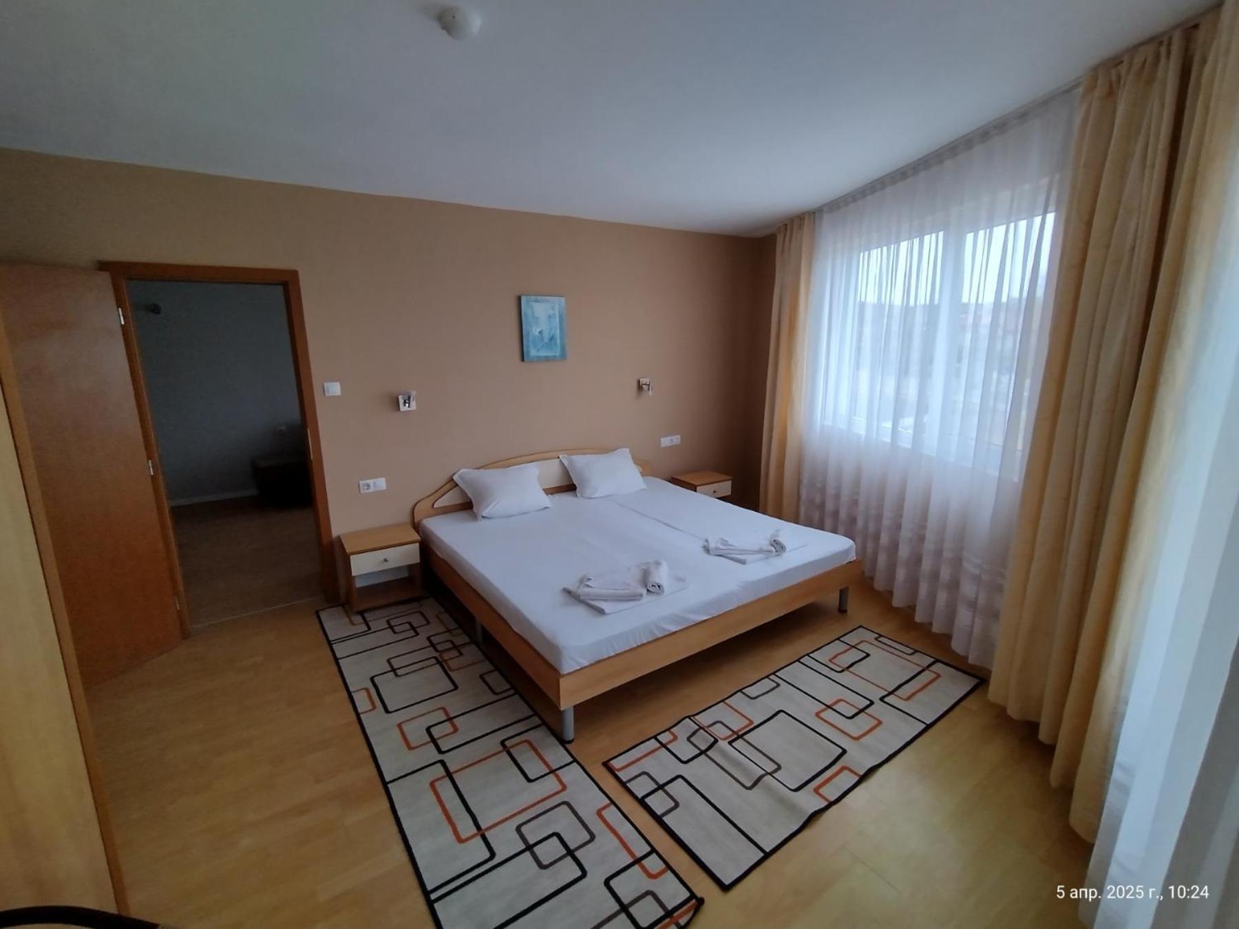 Family Hotel Coral Sozopol Extérieur photo